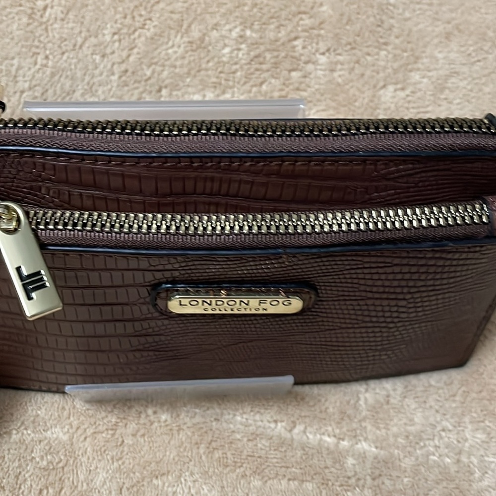 London Fog Wristlet - Picture 4 of 8